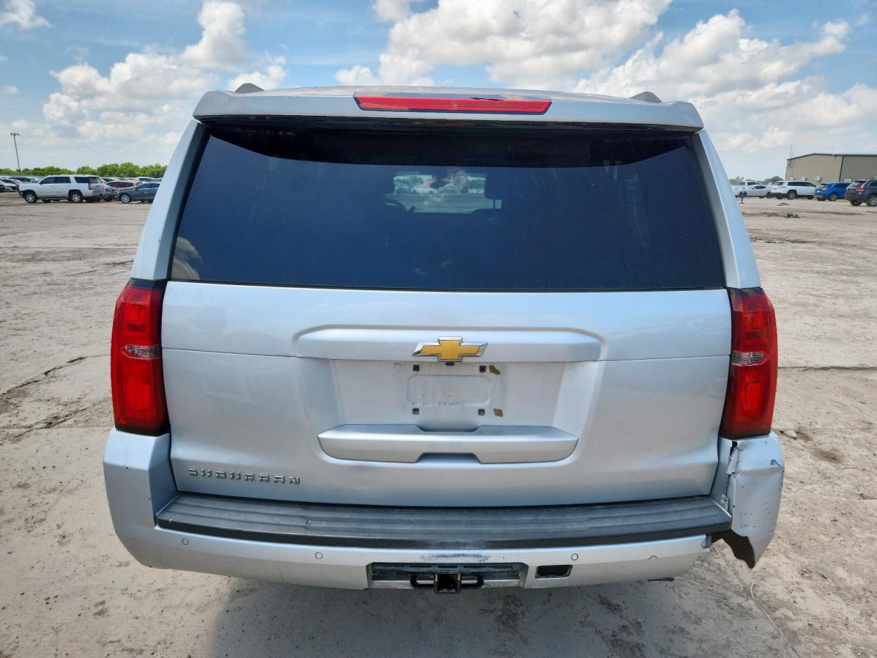 2018 Chevrolet Suburban C1500 Lt VIN: 1GNSCHKC3JR242923 Lot: 64665445