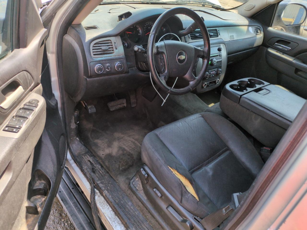 2010 Chevrolet Suburban K1500 Ls VIN: 1GNUKHE36AR139194 Lot: 64773325