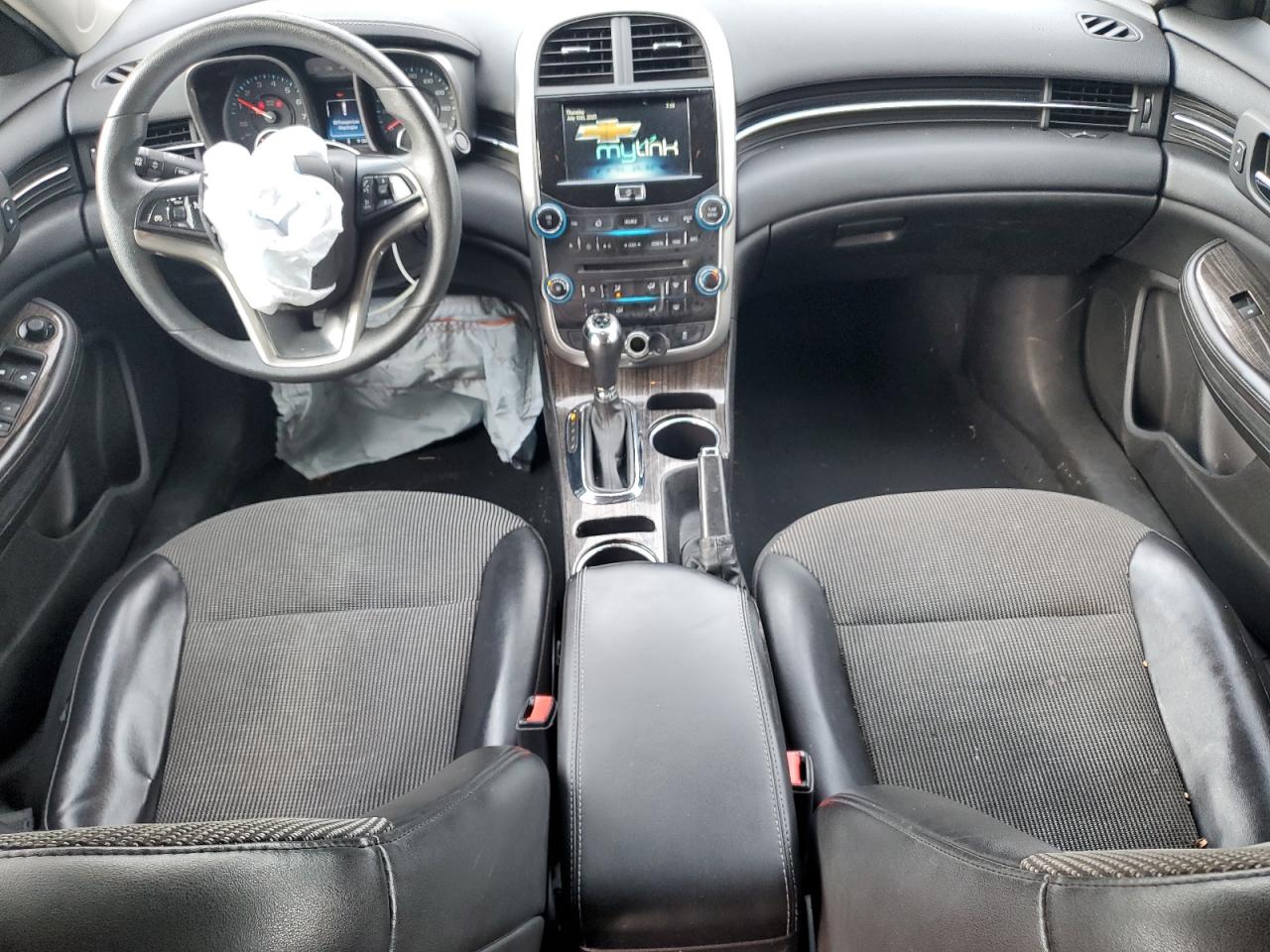 2016 Chevrolet Malibu - Image 8