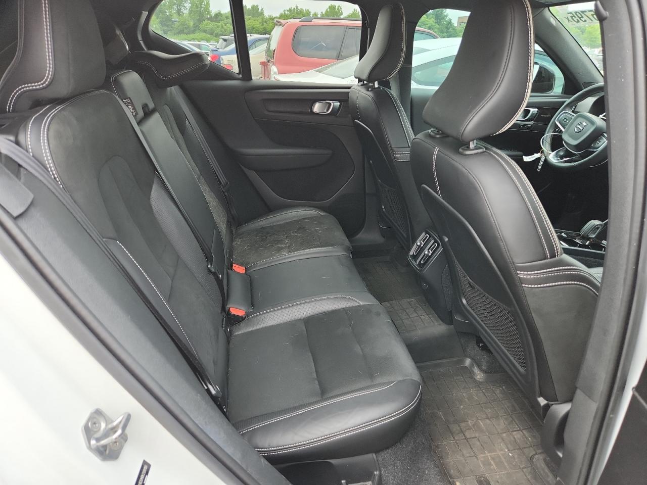 2019 Volvo Xc40 T5 R-Design VIN: YV4162UM0K2128156 Lot: 63665795