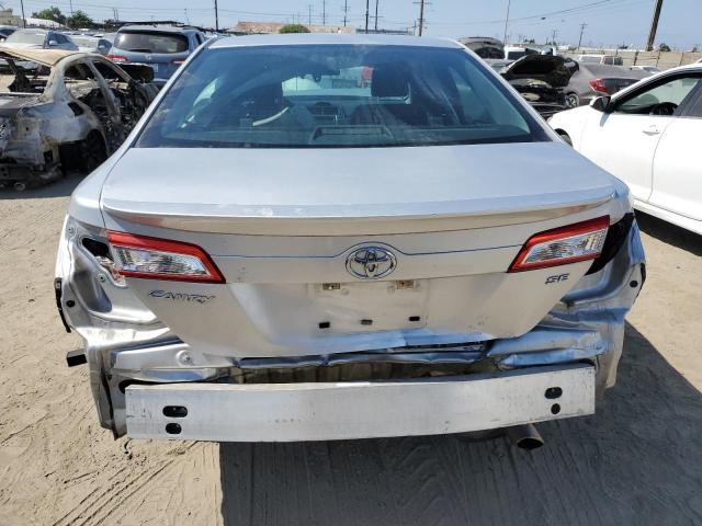  TOYOTA CAMRY 2014 Srebrny