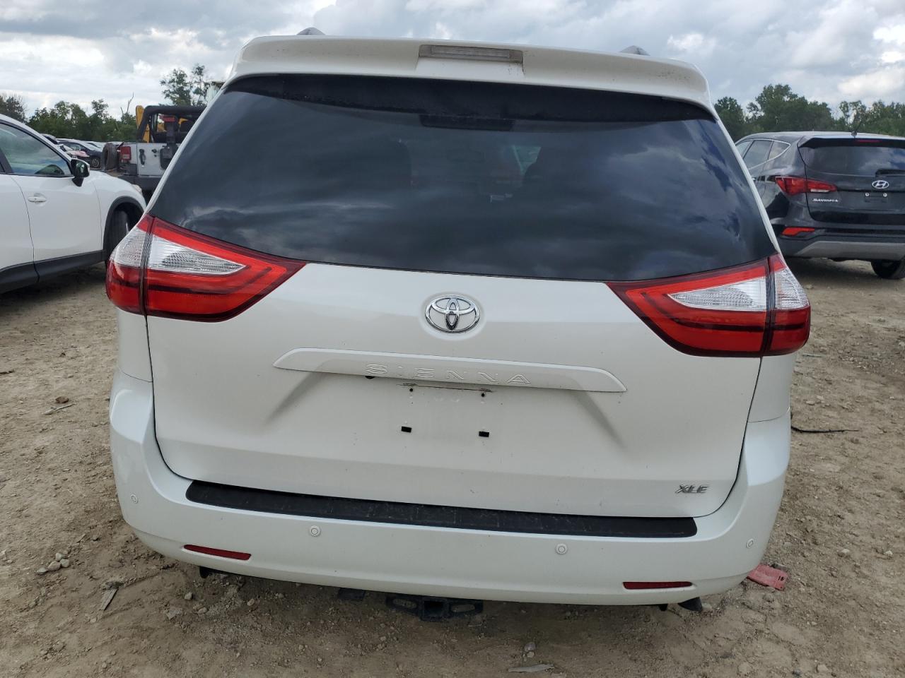 2015 Toyota Sienna Xle VIN: 5TDYK3DC9FS659560 Lot: 64736465
