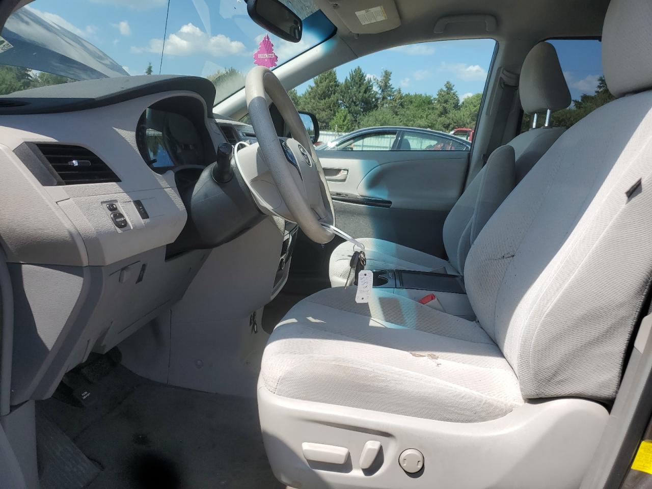 2012 Toyota Sienna Le VIN: 5TDKK3DC0CS223181 Lot: 62888045