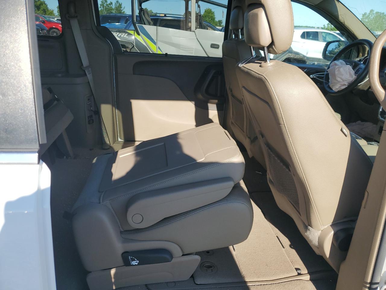 2015 Chrysler Town & Country Touring VIN: 2C4RC1BG9FR699464 Lot: 64420605