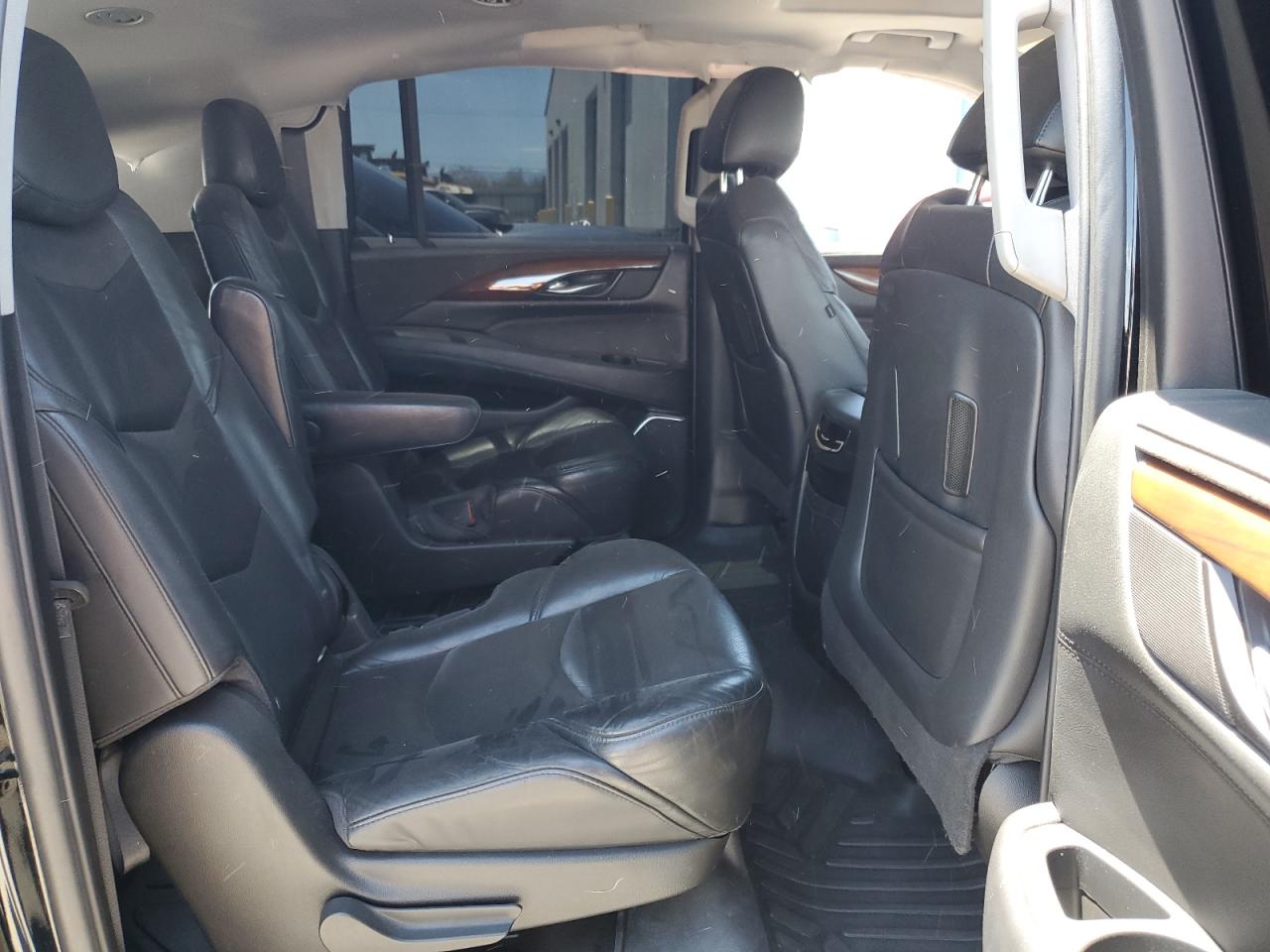 2019 Cadillac Escalade Esv Luxury VIN: 1GYS3HKJ7KR147221 Lot: 63877685