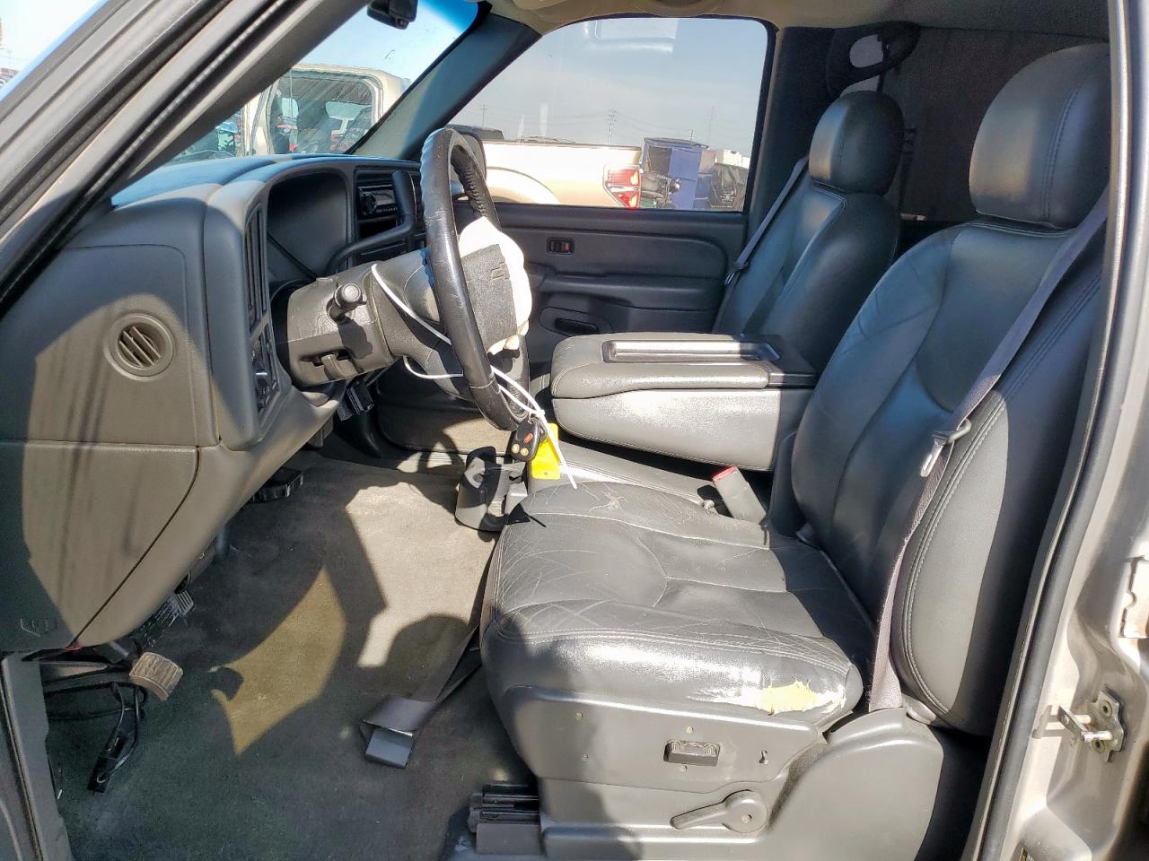 2005 Chevrolet Silverado C1500 VIN: 2GCEC13T051224602 Lot: 65271655