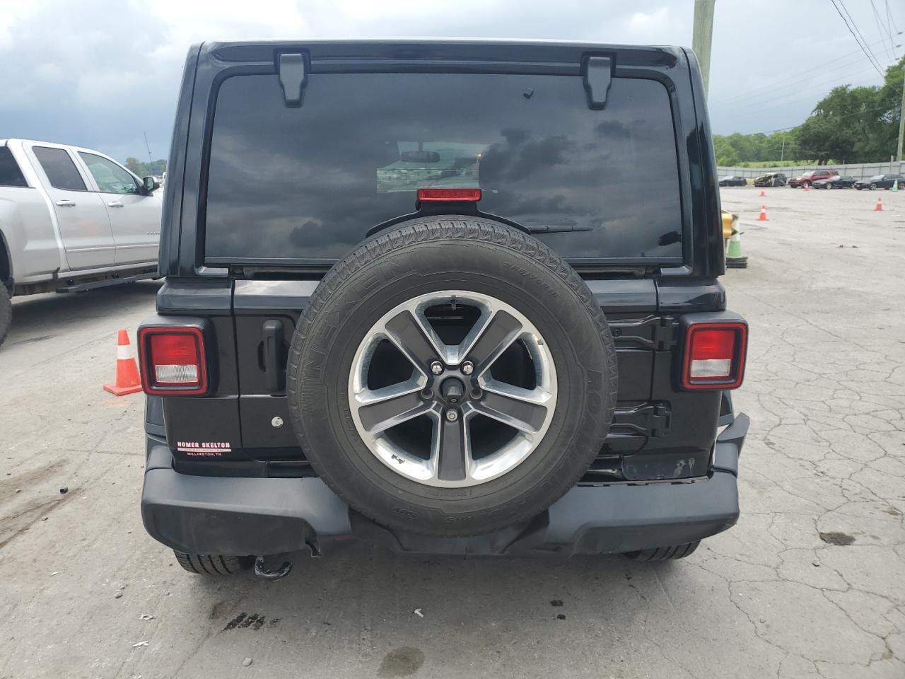 2018 Jeep Wrangler Unlimited Sahara VIN: 1C4HJXEN1JW310847 Lot: 62911995