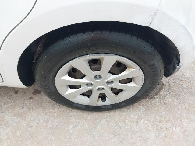 2013 KIA RIO 1