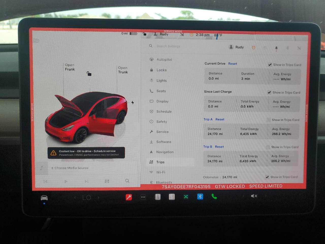 2024 Tesla Model Y VIN: 7SAYGDEE7RF043195 Lot: 63557595