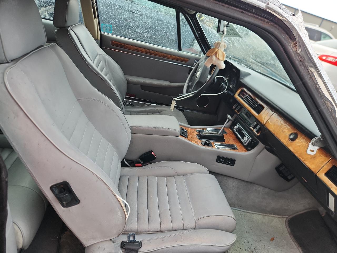 sajna5844kc152261 SAJNA5844KC152261 1989 Jaguar Xjs