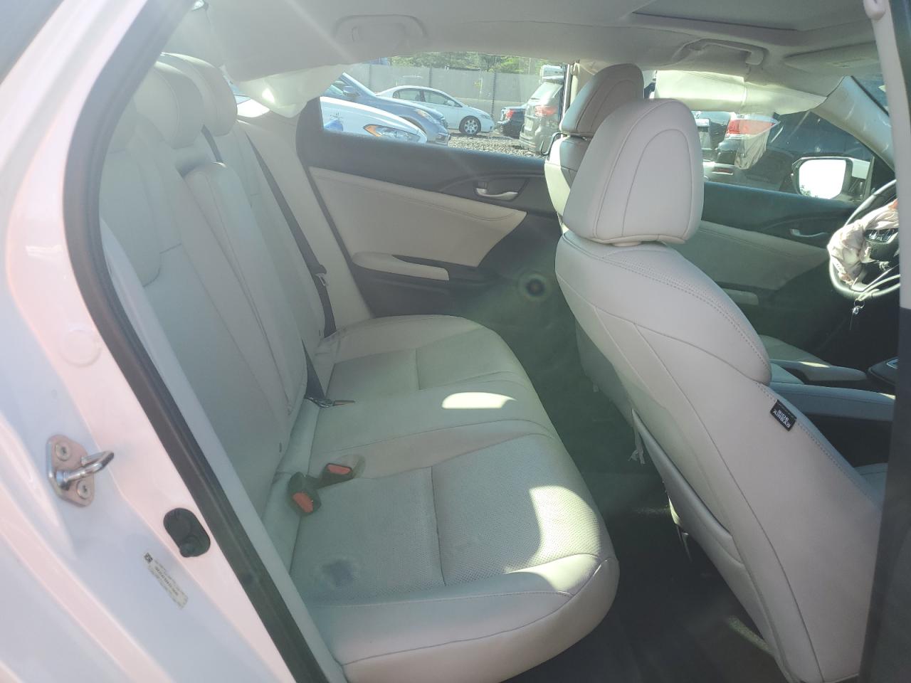 2019 Honda Insight Touring VIN: 19XZE4F9XKE015640 Lot: 64859335