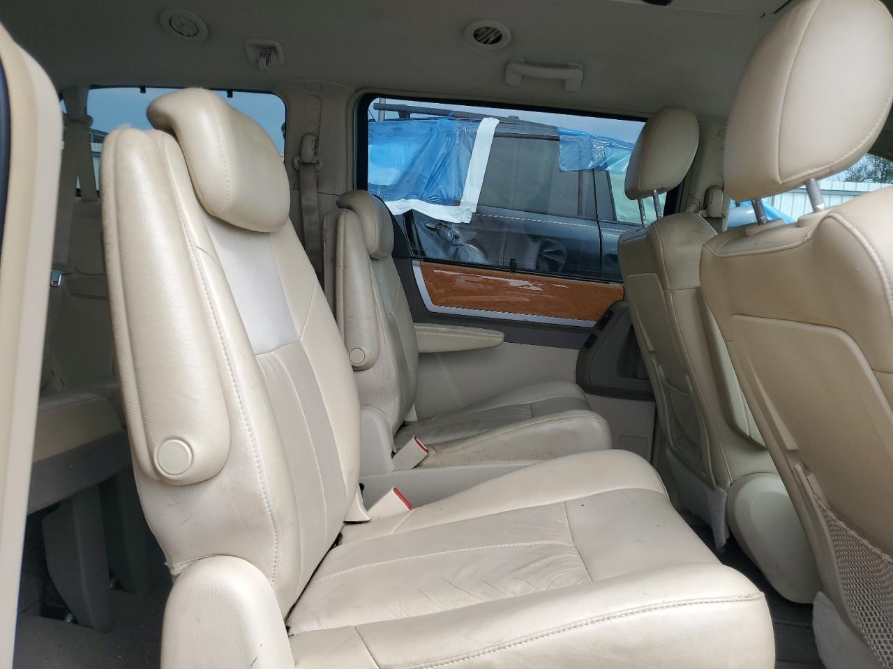 2010 Chrysler Town & Country Limited VIN: 2A4RR6DX5AR141994 Lot: 63641355