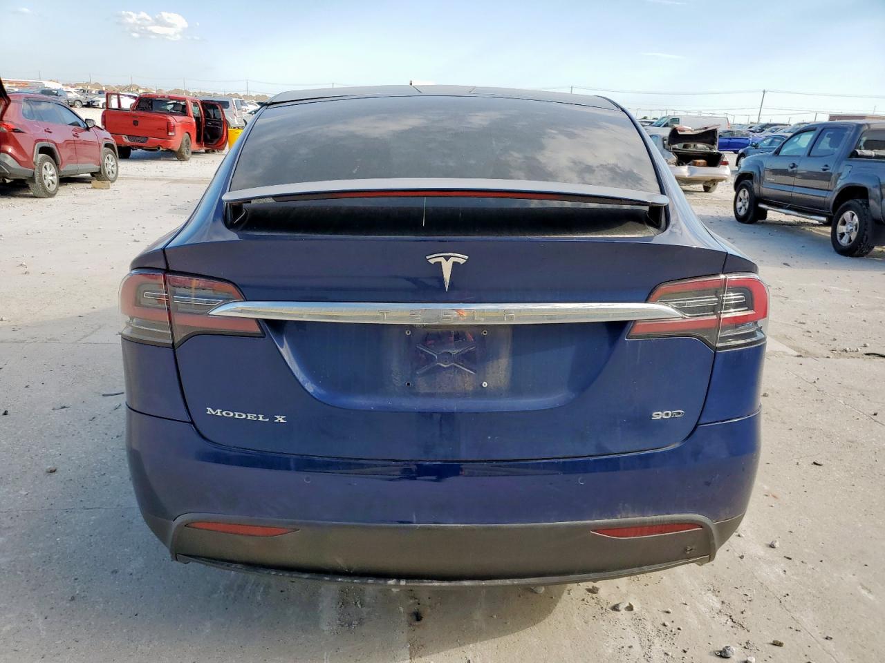 2016 Tesla Model X VIN: 5YJXCBE2XGF015936 Lot: 65657765