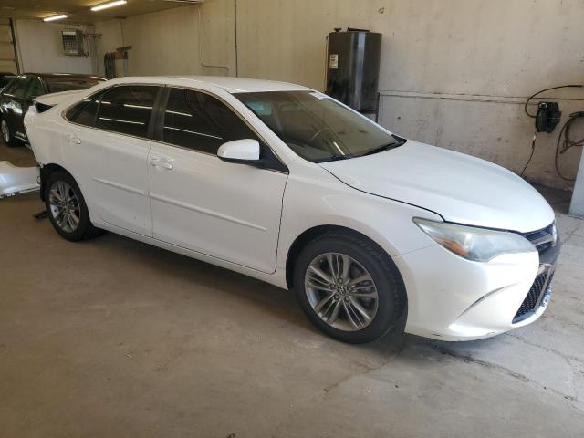  TOYOTA CAMRY 2016 Белы