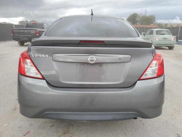  NISSAN VERSA 2017 Szary