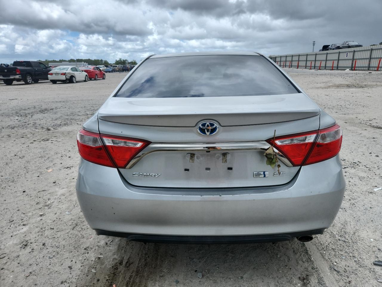 2015 Toyota Camry Hybrid VIN: 4T1BD1FKXFU154711 Lot: 65153065