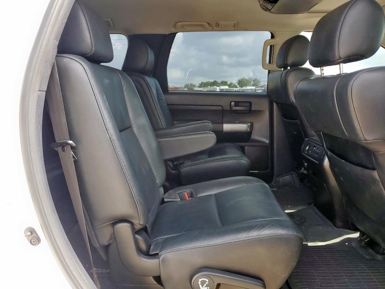 2018 Toyota Sequoia Sr5 VIN: 5TDBY5G11JS159119 Lot: 64015015