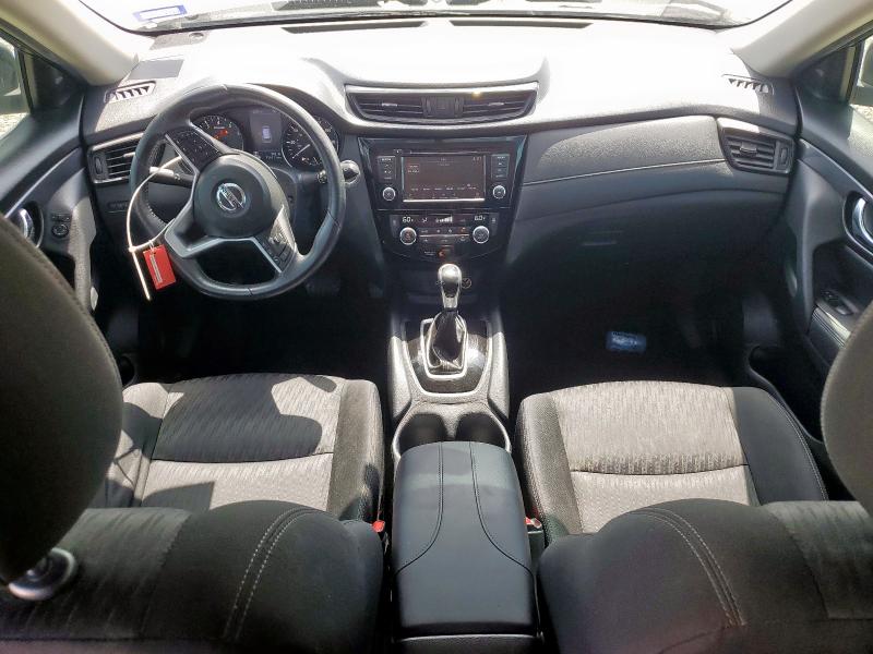  NISSAN ROGUE 2018 Srebrny