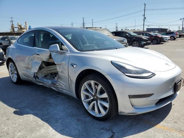  TESLA MODEL 3 2018 Srebrny