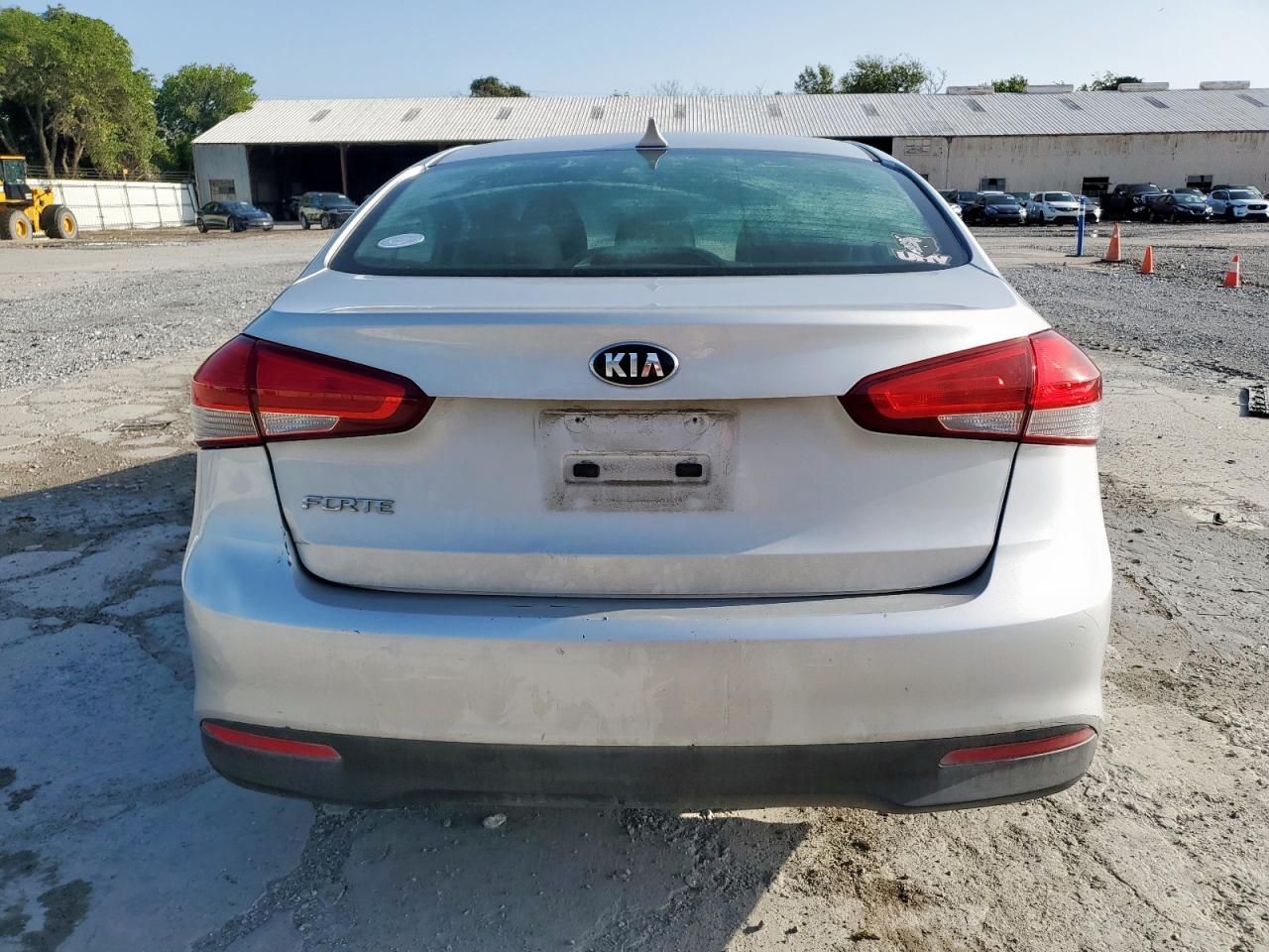 2018 Kia Forte Lx VIN: 3KPFK4A73JE218806 Lot: 64274145