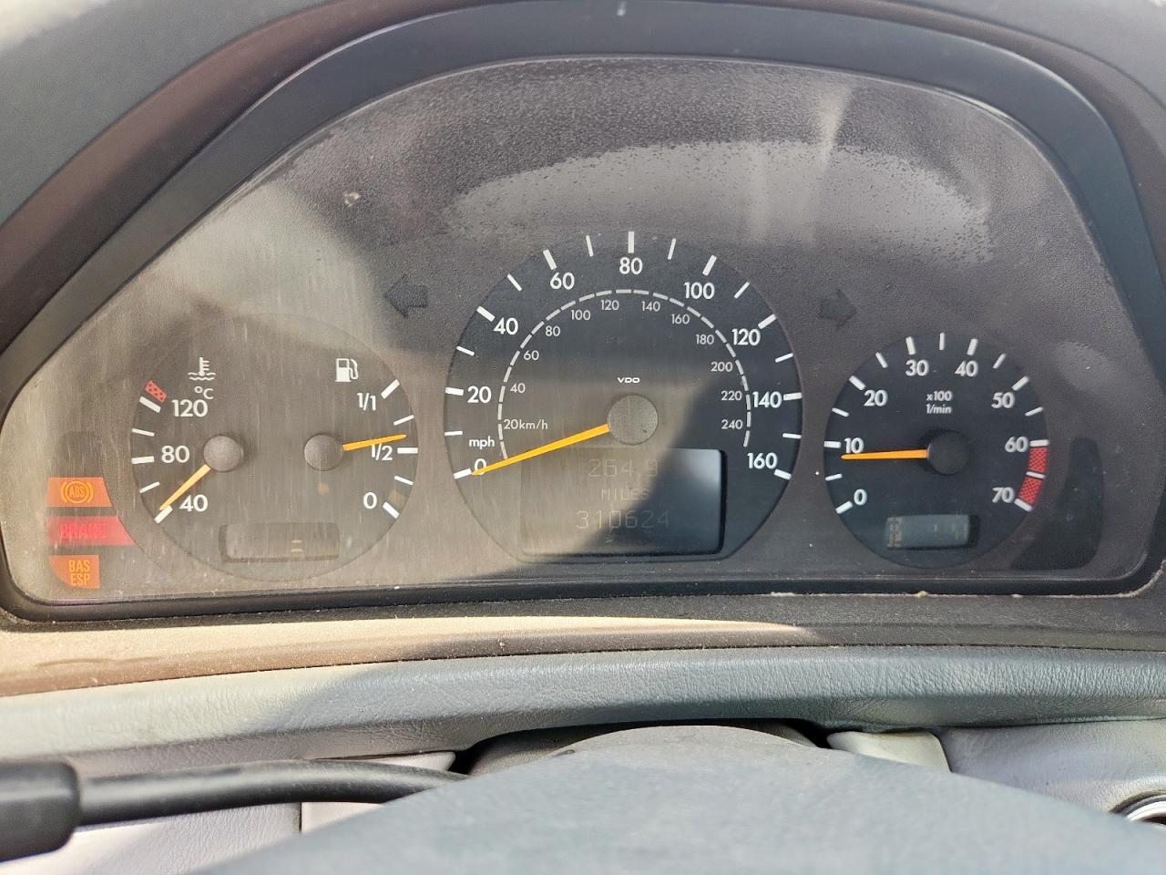 2000 Mercedes-Benz Clk 320 VIN: WDBLJ65G2YF155854 Lot: 64072195