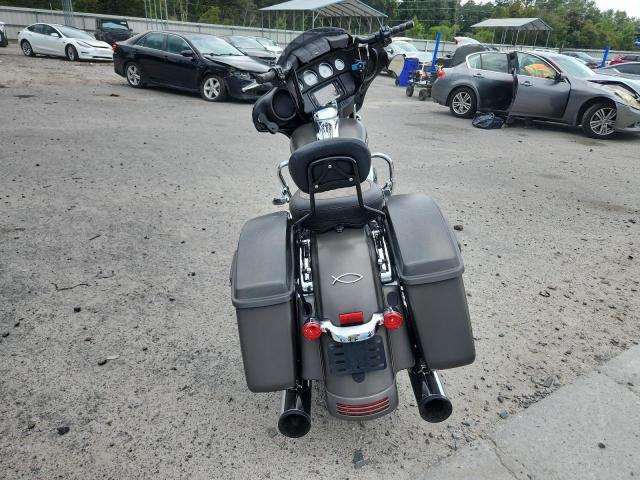 2018 HARLEY-DAVIDSON FLHX STREET GLIDE  