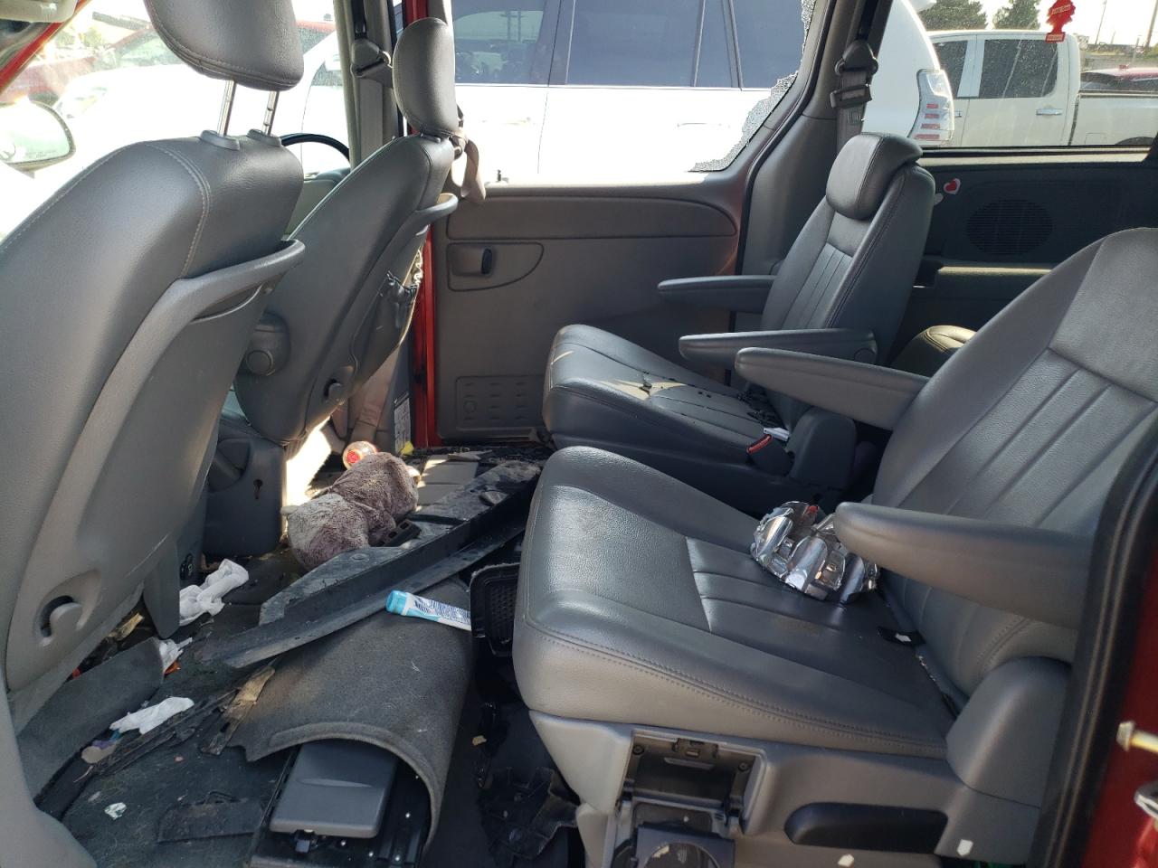 2005 Dodge Grand Caravan Sxt VIN: 2D4GP44L85R122496 Lot: 64395195