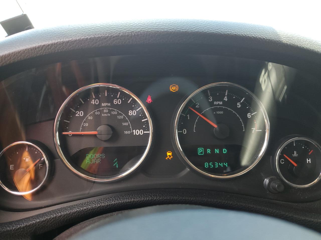 2014 Jeep Wrangler Unlimited Sport VIN: 1C4BJWDG5EL156329 Lot: 63916205