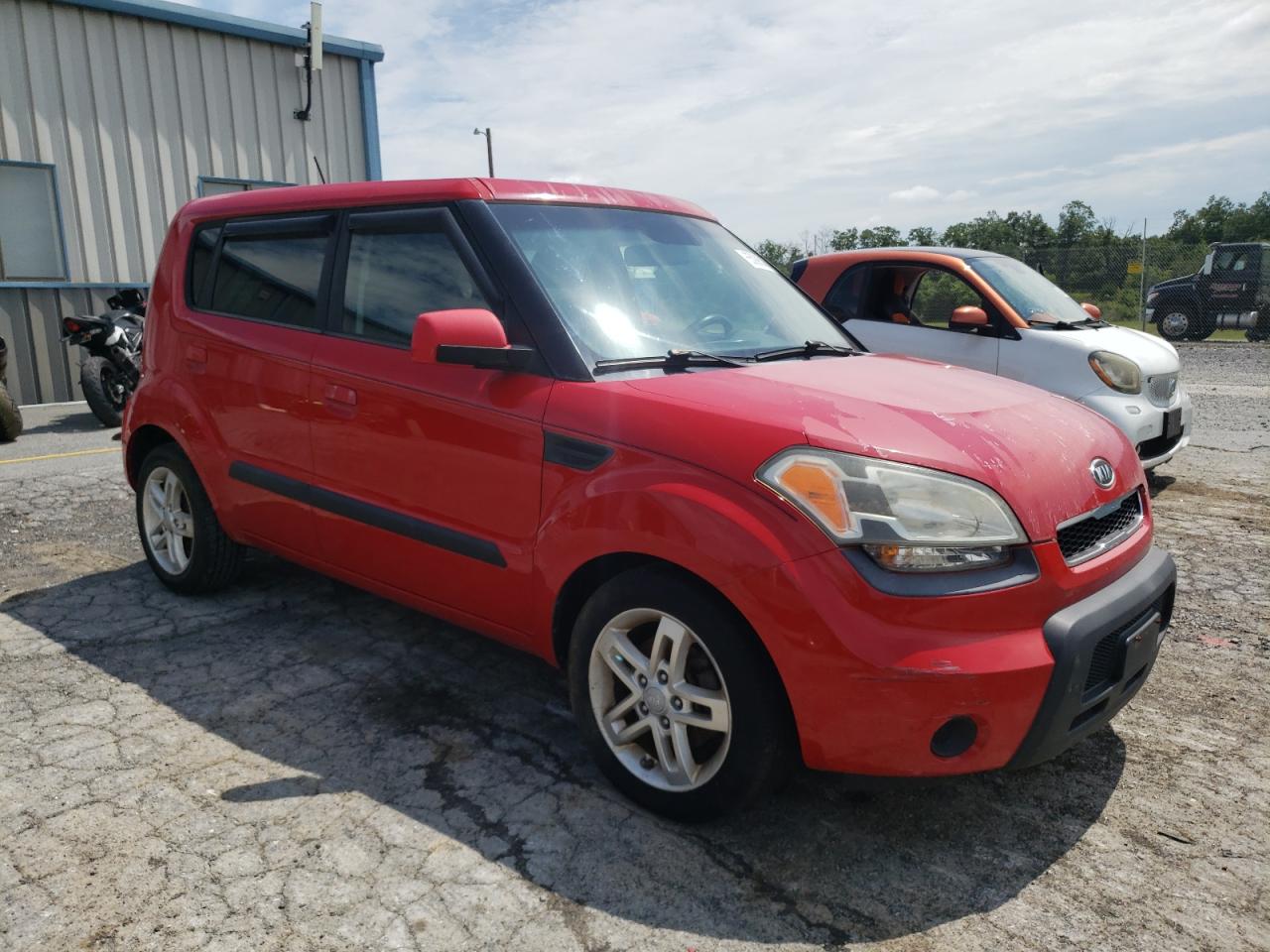 2010 Kia Soul + VIN: KNDJT2A25A7117394 Lot: 65096305