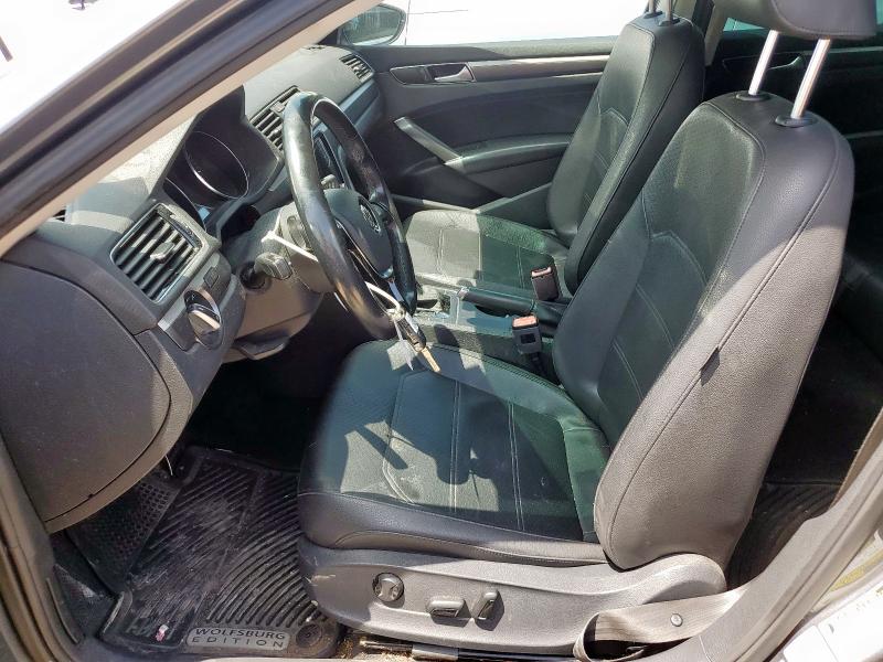 Sedans VOLKSWAGEN PASSAT 2016 Gray