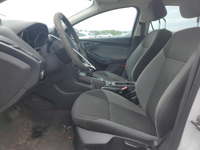 Sedans FORD FOCUS 2012 Biały