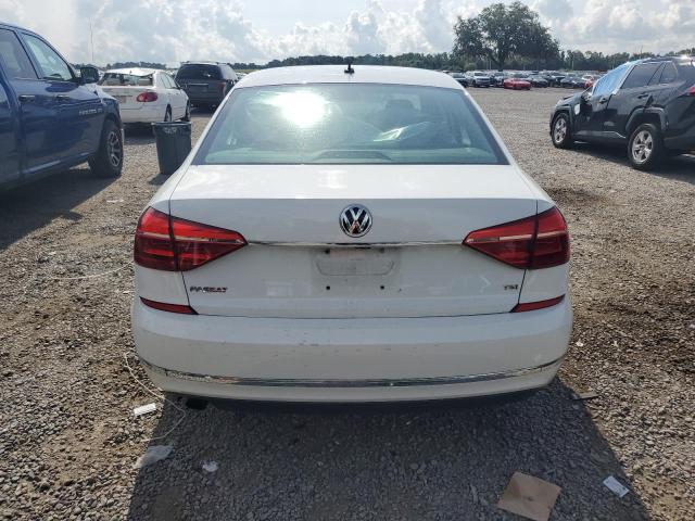  VOLKSWAGEN PASSAT 2016 Белы