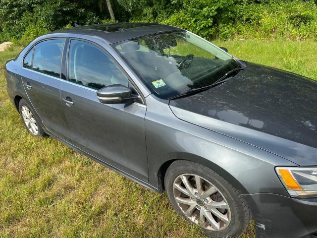 Sedans VOLKSWAGEN JETTA 2014 Złoty