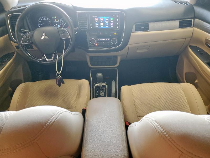  MITSUBISHI OUTLANDER 2017 Biały