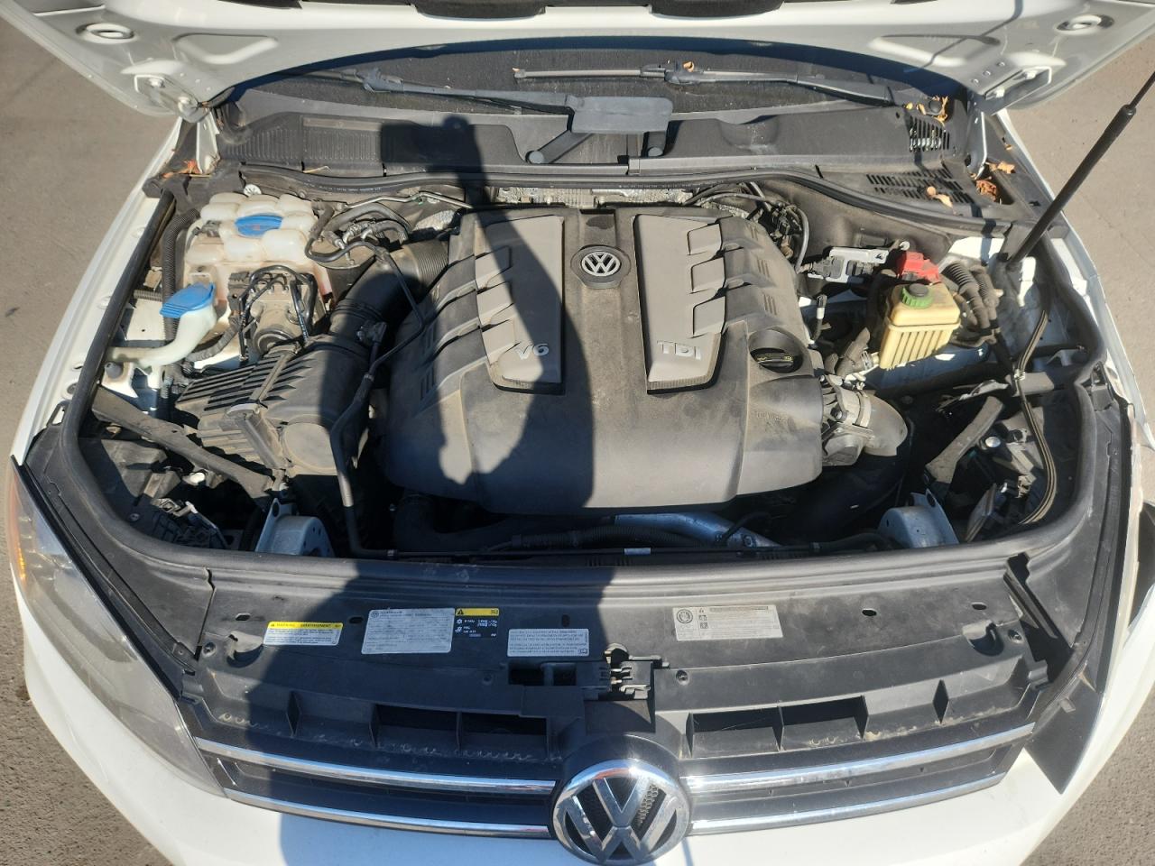 2014 Volkswagen Touareg V6 Tdi VIN: WVGEP9BP0ED010278 Lot: 63338885