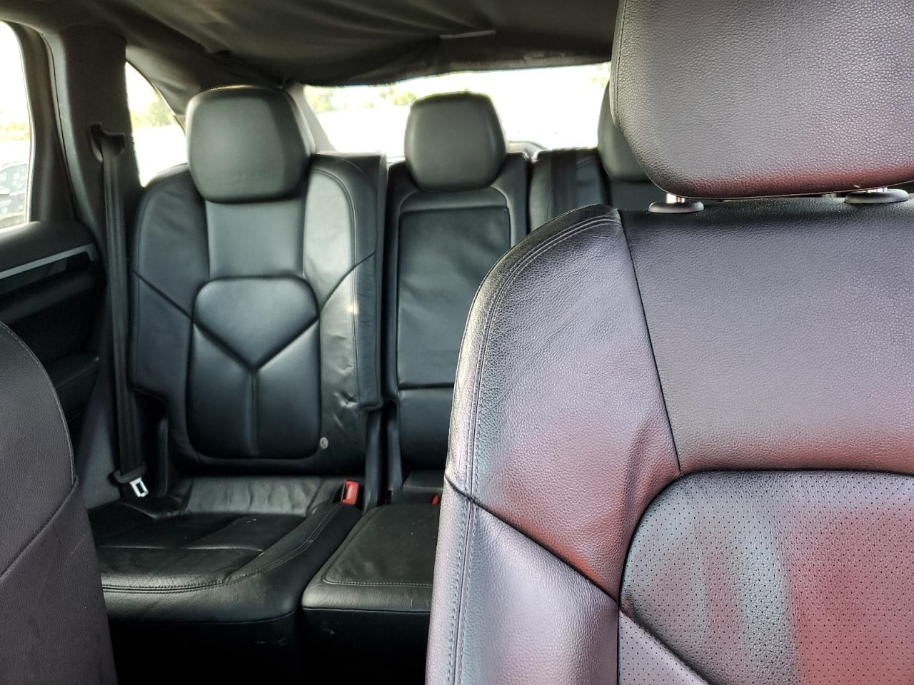 2013 Porsche Cayenne S VIN: WP1AB2A28DLA85229 Lot: 64752875