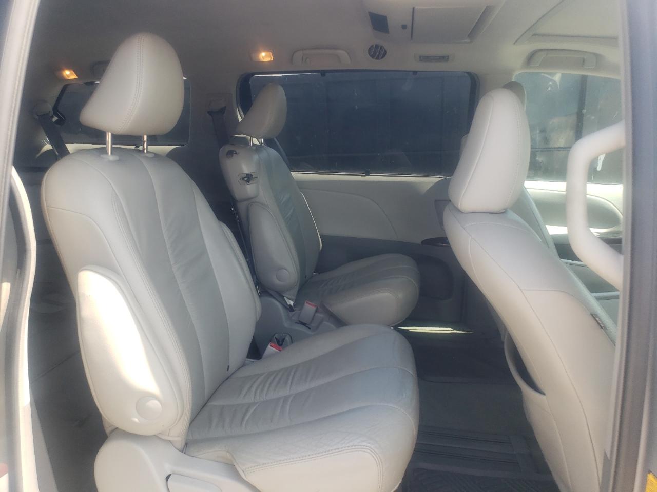 2011 Toyota Sienna Xle VIN: 5TDYK3DC1BS055138 Lot: 63000605