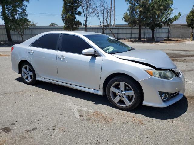  TOYOTA CAMRY 2012 Srebrny