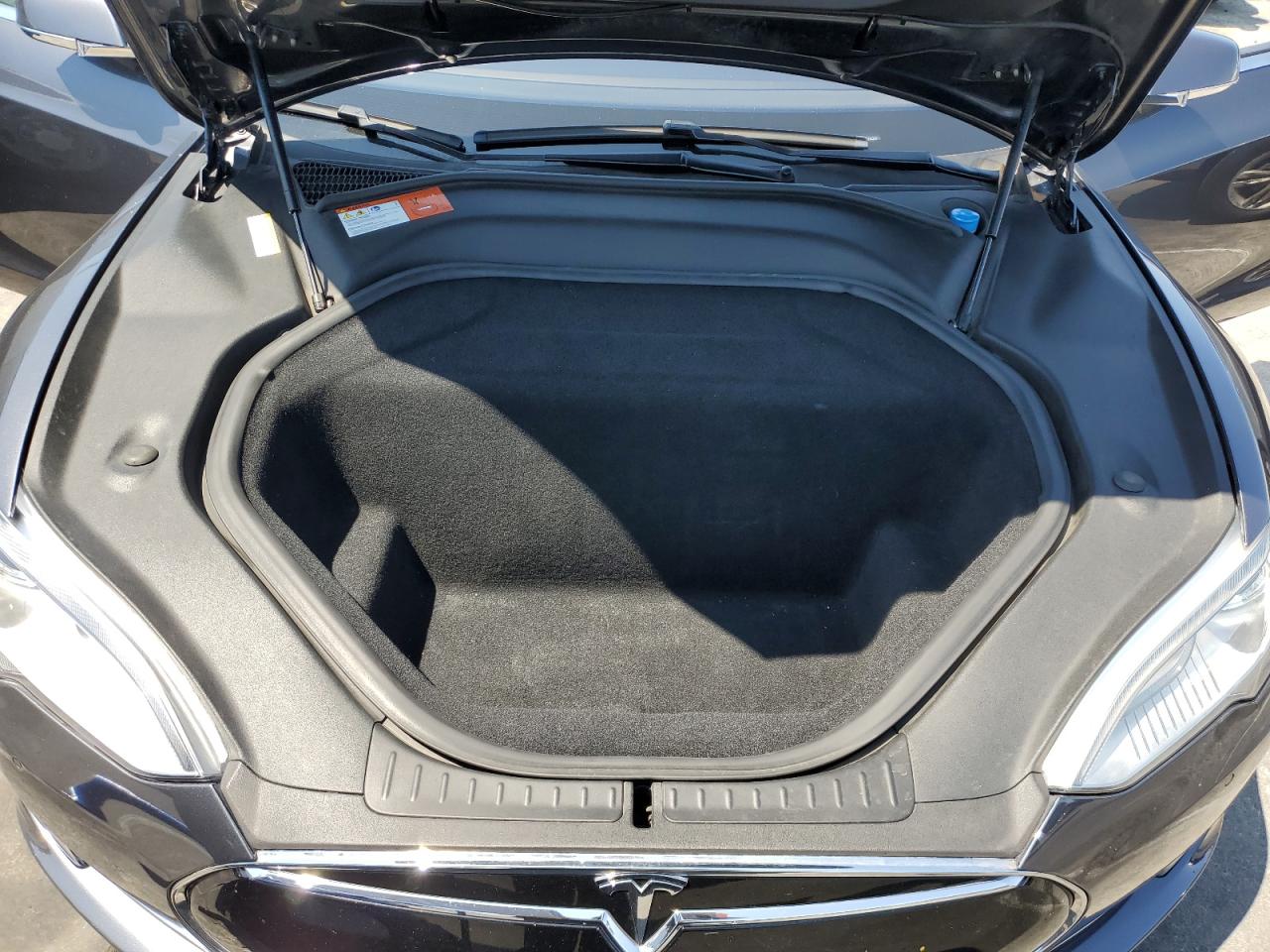 2016 Tesla Model S VIN: 5YJSA1E22GF136325 Lot: 65238105