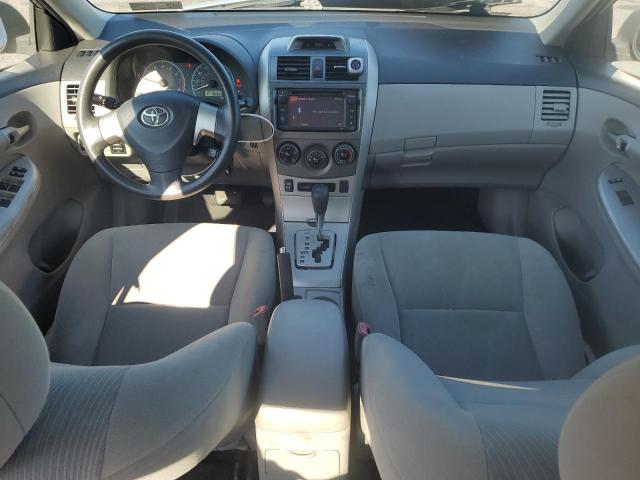 Sedans TOYOTA COROLLA 2013 Srebrny
