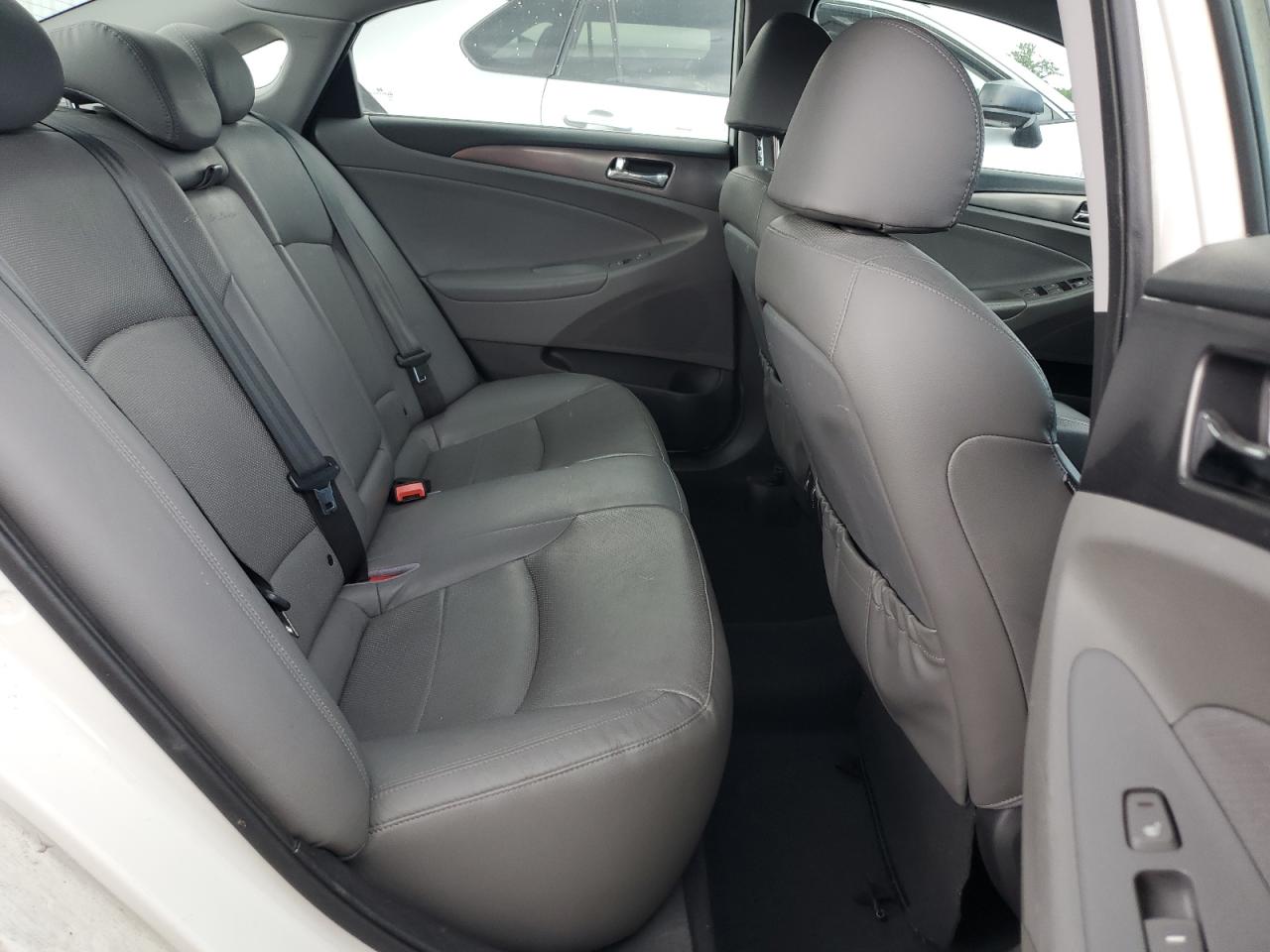 2013 Hyundai Sonata Hybrid VIN: KMHEC4A44DA072529 Lot: 63775925