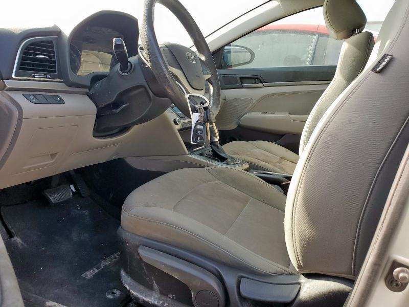  HYUNDAI ELANTRA 2017 Srebrny