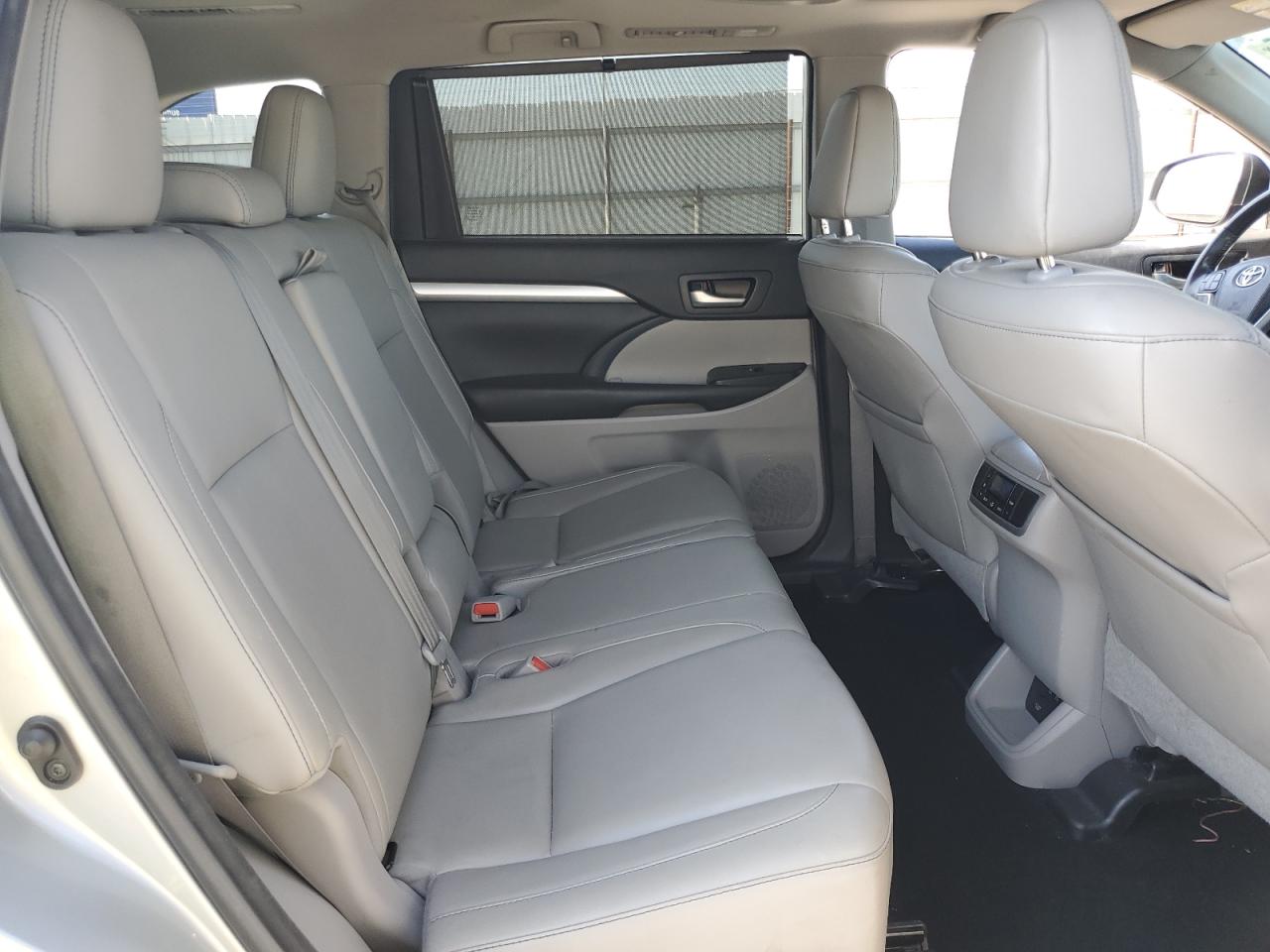 2018 Toyota Highlander Se VIN: 5TDKZRFH5JS529524 Lot: 65205245