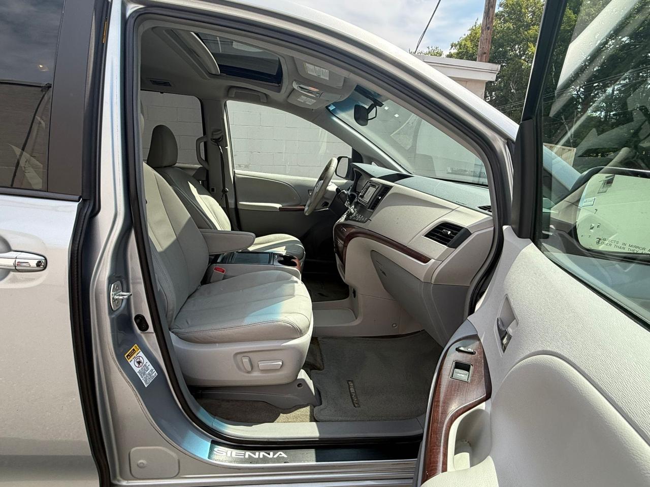 5TDYK3DC3ES515209 2014 Toyota Sienna Xle 2014 Toyota Sienna Xle VIN: 5TDYK3DC3ES515209 Lot: 66675225