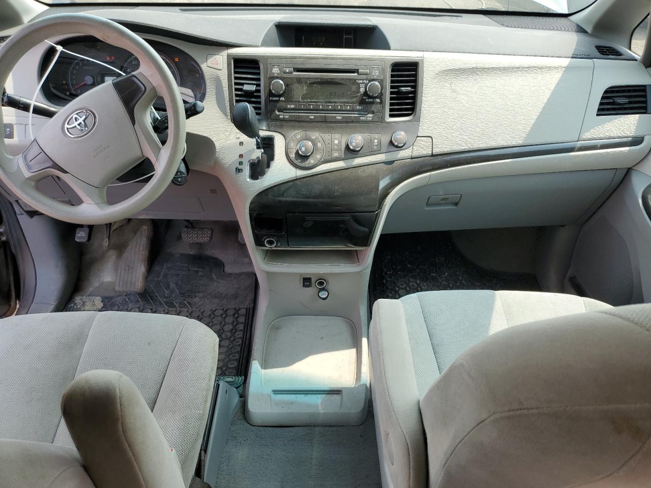 2011 Toyota Sienna VIN: 5TDZK3DCXBS006119 Lot: 64379885