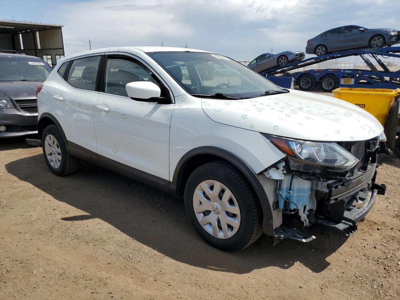 JN1BJ1CR8JW282864 NISSAN ROGUE 2018