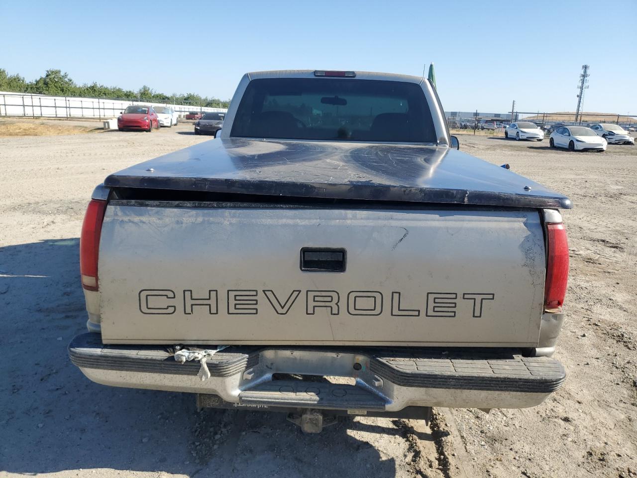 1998 Chevrolet Gmt-400 C1500 VIN: 1GCEC14W1WZ154609 Lot: 63862965