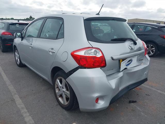 2011 TOYOTA AURIS TR V