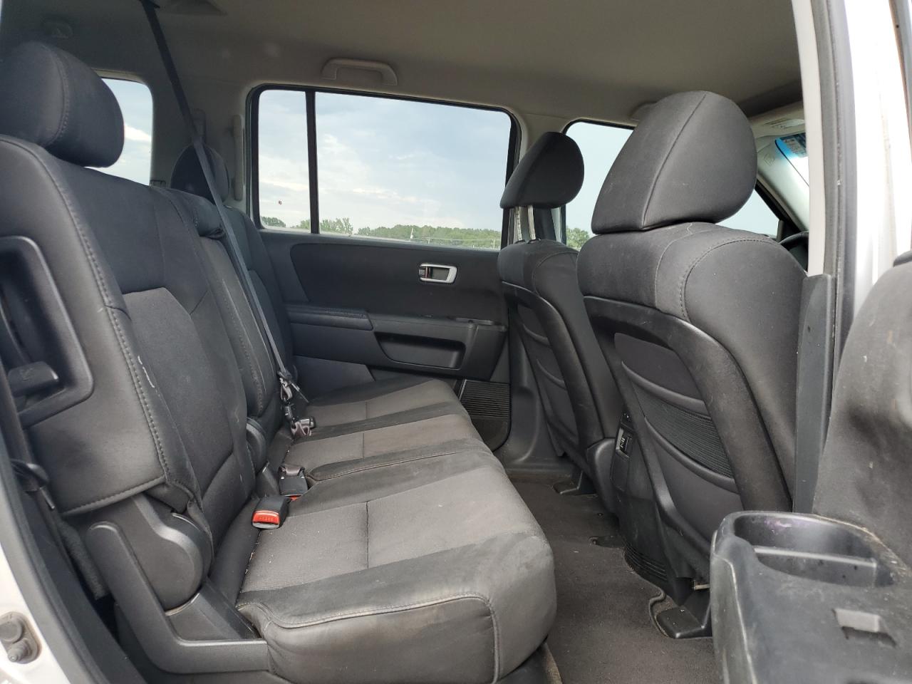 2011 Honda Pilot Lx VIN: 5FNYF3H20BB023453 Lot: 64778385