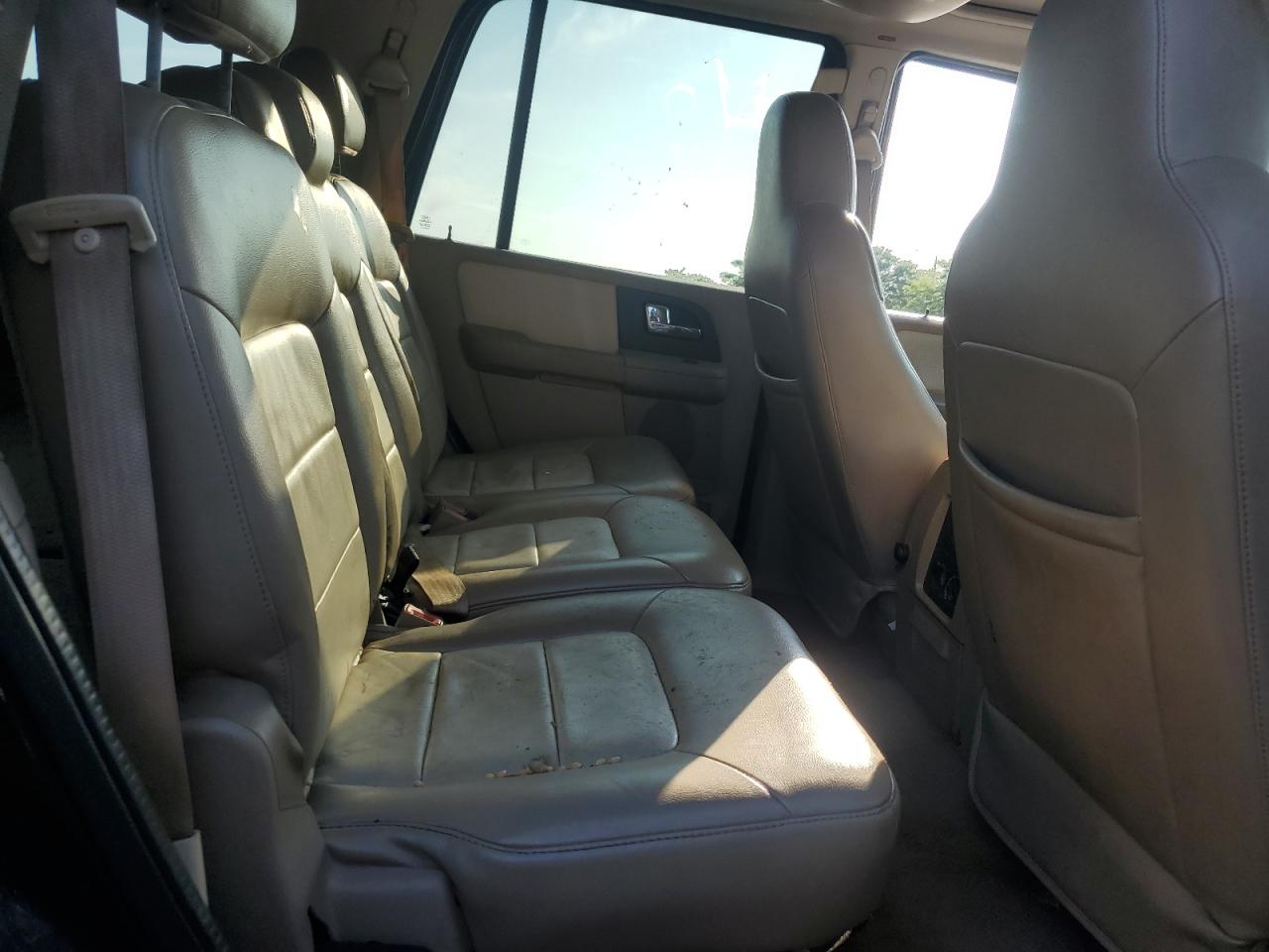 2005 Ford Expedition Eddie Bauer VIN: 1FMFU17555LA18548 Lot: 65793065